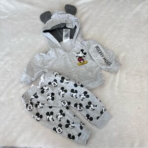 Disney Mickey Mouse sweatshirt and matching pants set 6-9 months hood with ears